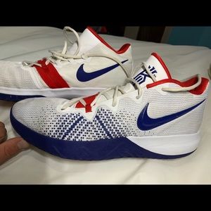 Kyrie flytrap worn once good condition.